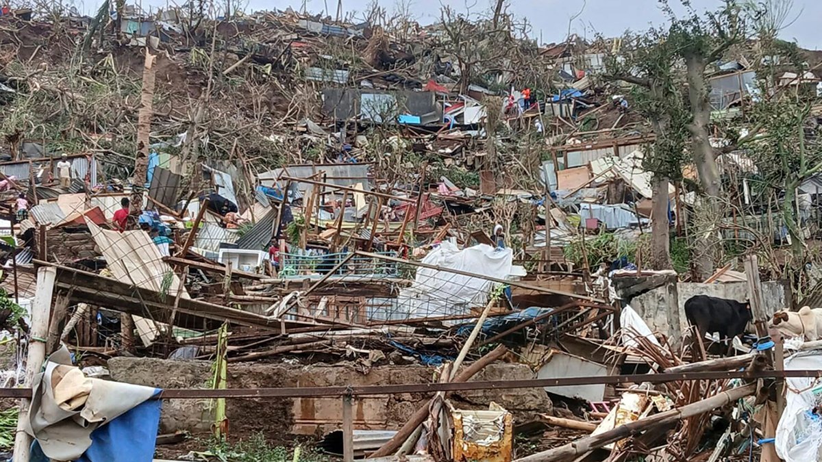 Fransa'nın Mayotte Adası’nda kategori 4 fırtına felaketi: Yüzlerce kişi hayatını kaybetti