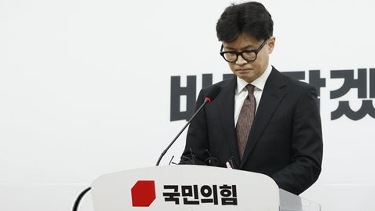 Güney Kore'de sular durulmuyor: İktidar lideri istifa etti