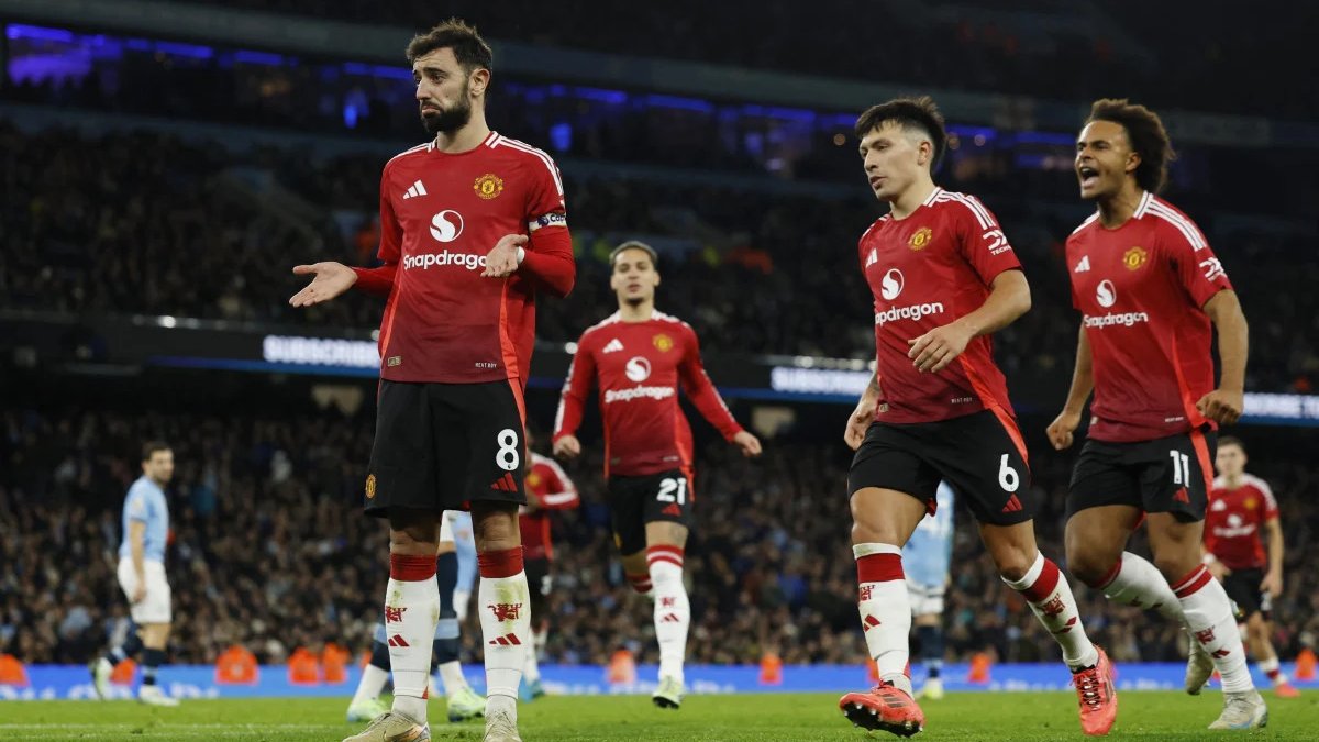 Manchester derbisinde  kazanan Manchester United