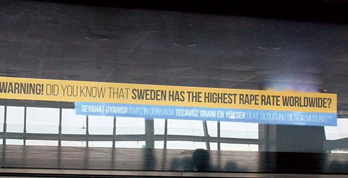 İsveç'in istismar yalanına Atatürk Havalimanı'nda panolu yanıt!