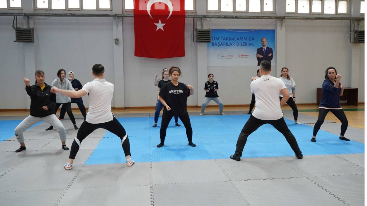 Kadınlara savunma eğitimi