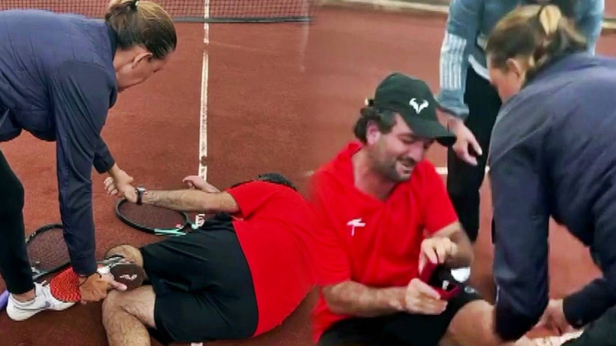 Maçta sakatlanınca yanına gelen kız arkadaşına hayatının şokunu yaşattı! Duygulandıran ve güldüren anlar kamerada