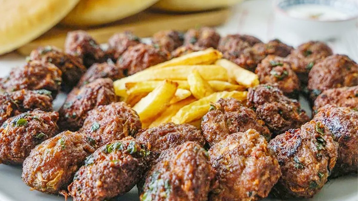 Annenizin mutfağından: Nefis anne köftesi tarifiyle çocukluğunuza dönün! Sofrada görenler silip süpürüyor