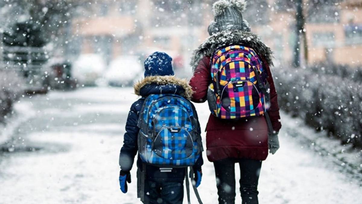 Bir ilçede eğitime kar engeli