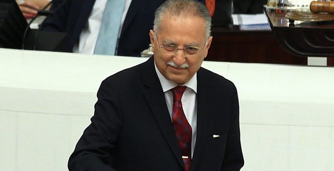 Ekmeleddin İhsanoğlu, bir yılda 2 kez mağlup oldu