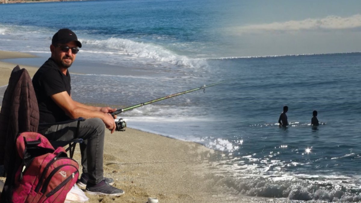 Kar, yağmur, dondurucu soğuklar... Ama o ilde aralık ayında denize giriyorlar