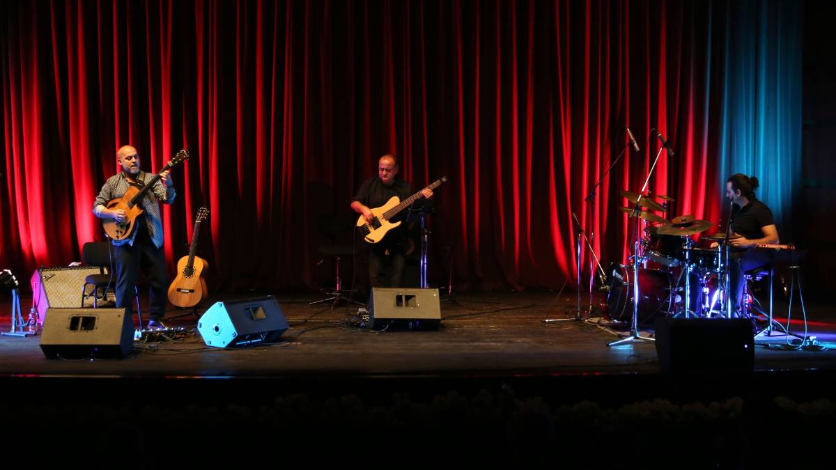 Caz ve Oda Müziği Günleri'nde Cenk Erdoğan Trıo rüzgarı