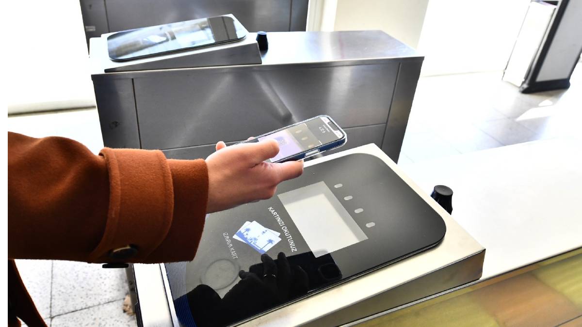Toplu ulaşımda “Dijital İzmirim Kart” rahatlığı