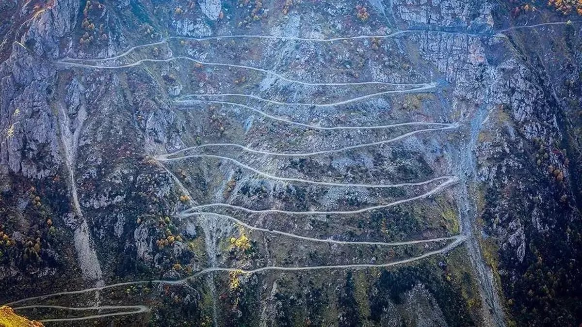 Dünyanın en tehlikeli yolu o ilimizde çıktı! Buraya giren ecel terleri döküyor, 29 virajlı ölüm yolu...