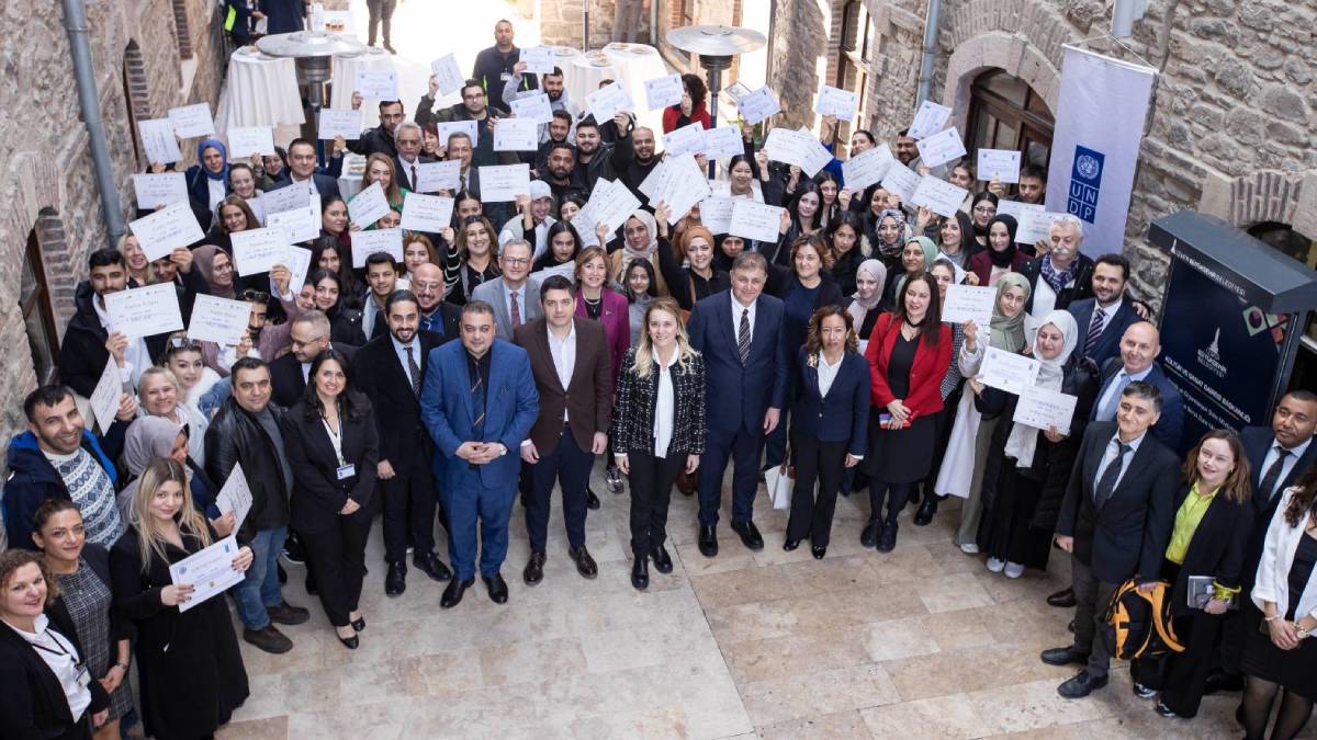 Roman gençler, Meslek Fabrikası’ndan mezun oldu