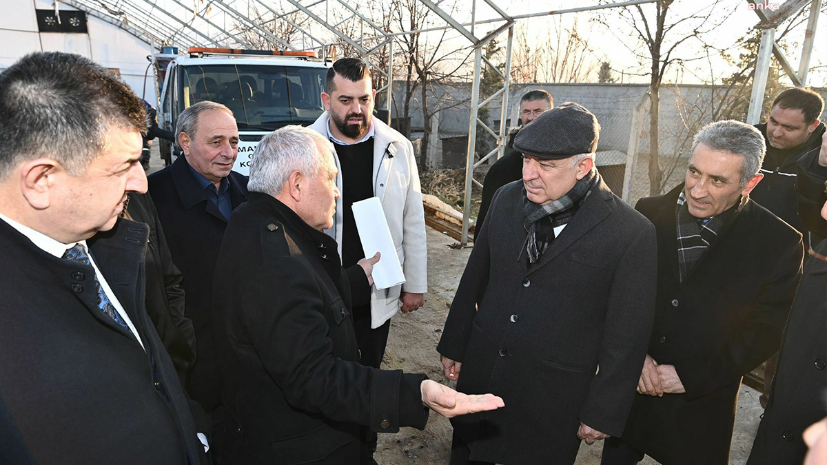 CHP'li Zeybek Mamak'taki barınağı ziyaret etti: Biz bu yanlışların düzeltilmesi tarafındayız