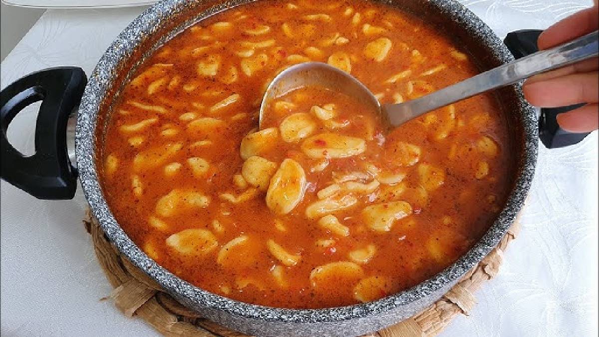 Tarhana, mercimek yemekten sıkıldıysanız deneyin! Kış aylarının vazgeçilmezi olacak! Sıcacık içinizi ısıtan oğmaç çorbası tarifi