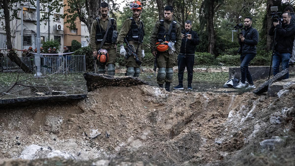 Yemen'den fırlatılan füze Tel Aviv'e düştü: 16 kişi yaralandı