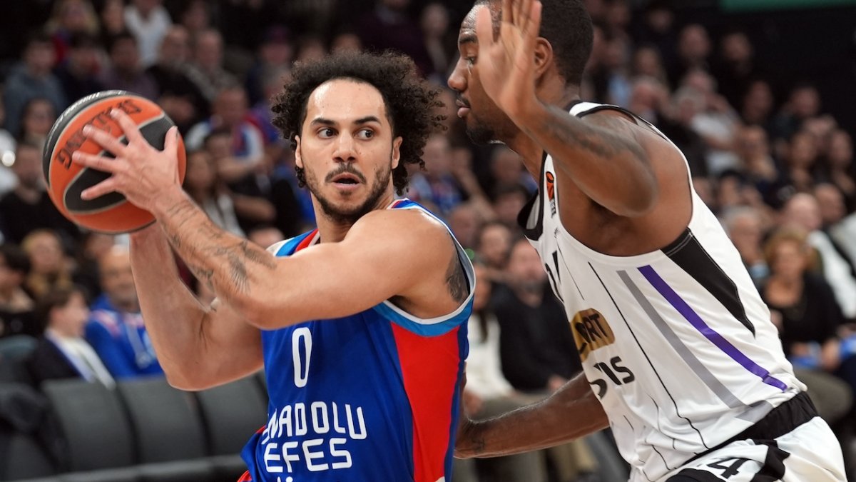 Anadolu Efes, Partizanı yıktı