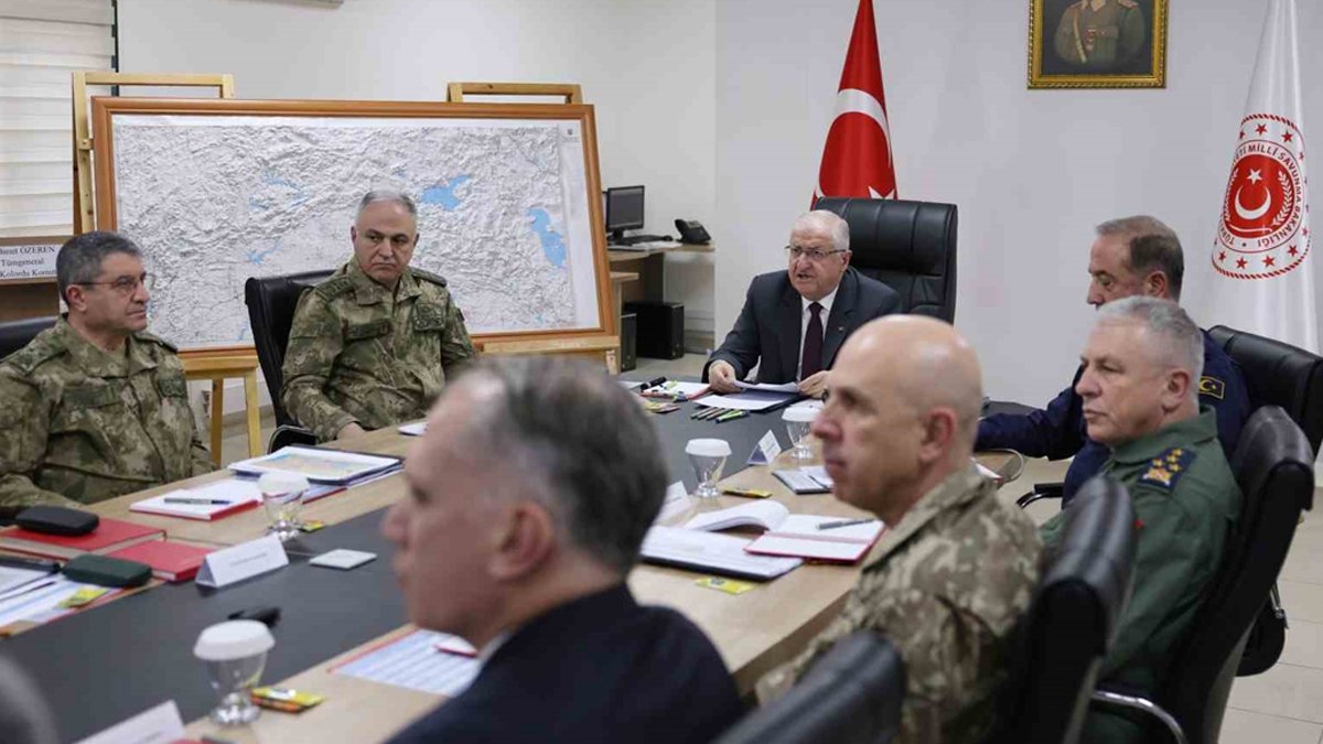 Güler, Suriye sınırına gitti: SMO, teröristlerin işgal ettiği toprakların tamamını kurtaracak