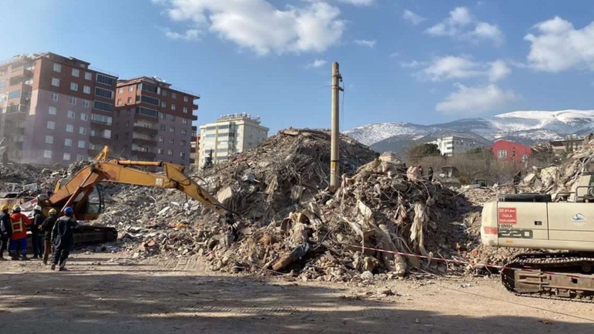 150 kişinin öldüğü Palmiye Sitesi... Müteahhit, hem proje müellifi hem fenni mesulmüş