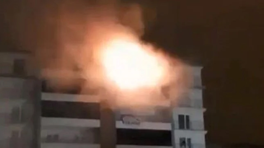 7 katlı apartmanda korkutan yangın: Art arda patlamalar