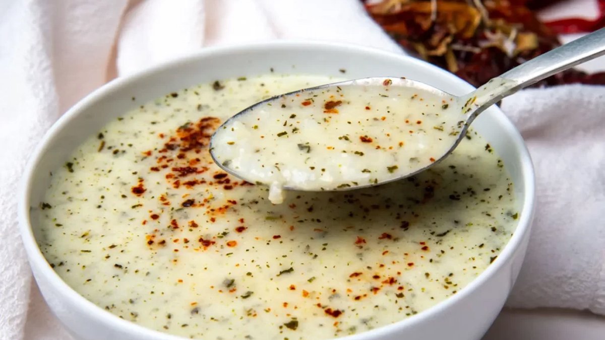 3 yemek kaşığı kıymanız varsa mutlaka deneyin! İşte kışın kaşık kaşık yediren kıymalı terbiyeli çorba tarifi