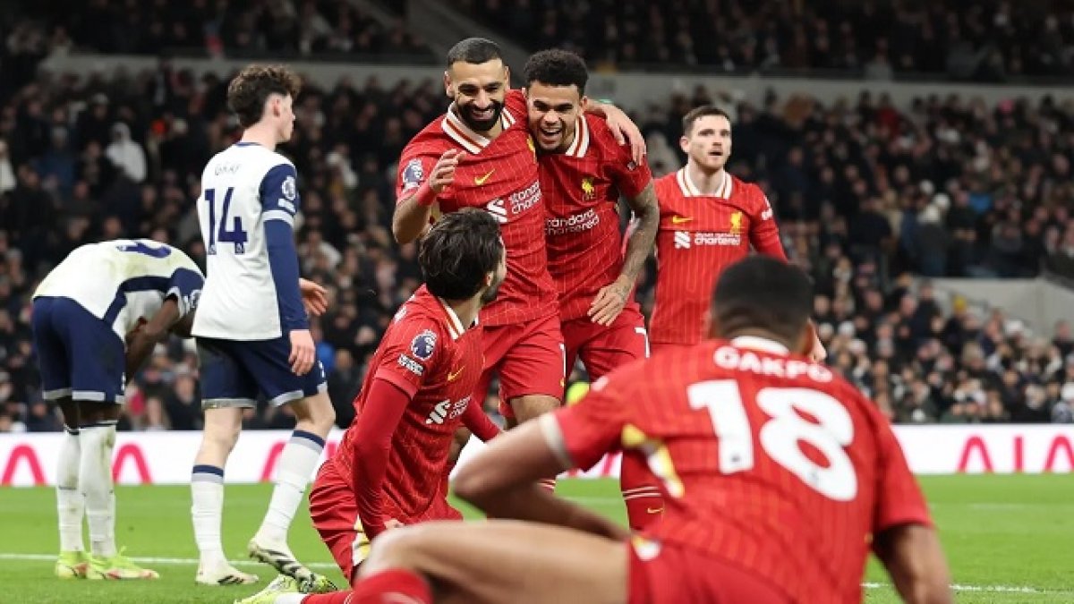 Salah rekor kırdı! Liverpool farklı kazandı