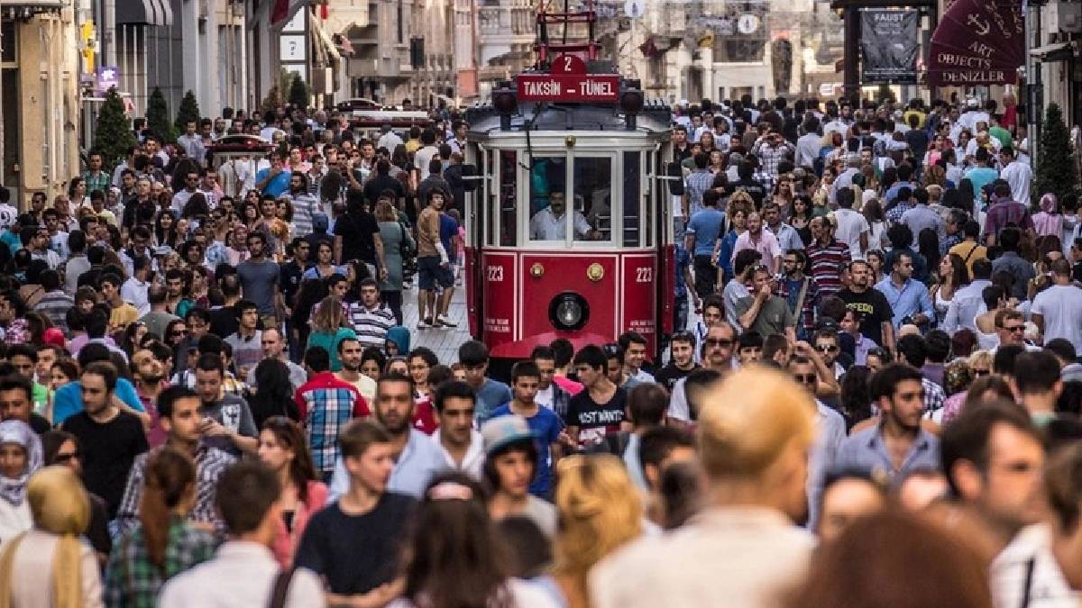 TDK'nın 2024 yılının kelimesi: 'Kalabalık yalnızlık'