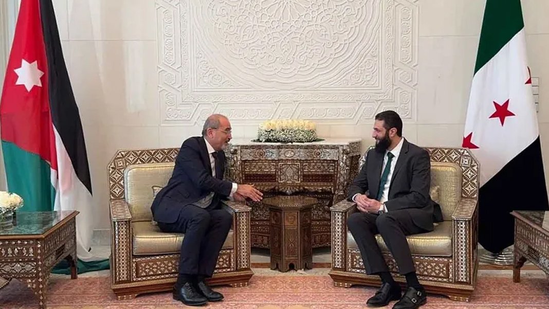 Şam'da üst düzey ziyaretler devam ediyor: Ürdün Dışişleri Bakanı ve Katar Devlet Bakanı Şam'da Ahmed eş-Şara ile görüştü