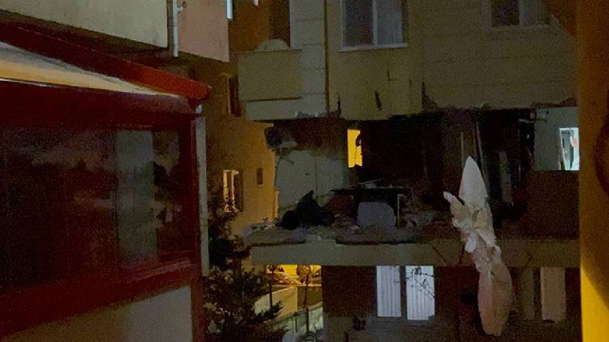 Ümraniye'de patlama: Bir evin duvarı yıkıldı