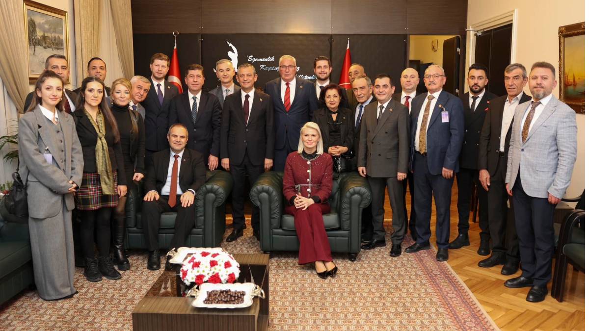 Başkan Subaşı tam kadroyla CHP grup toplantısına katıldı