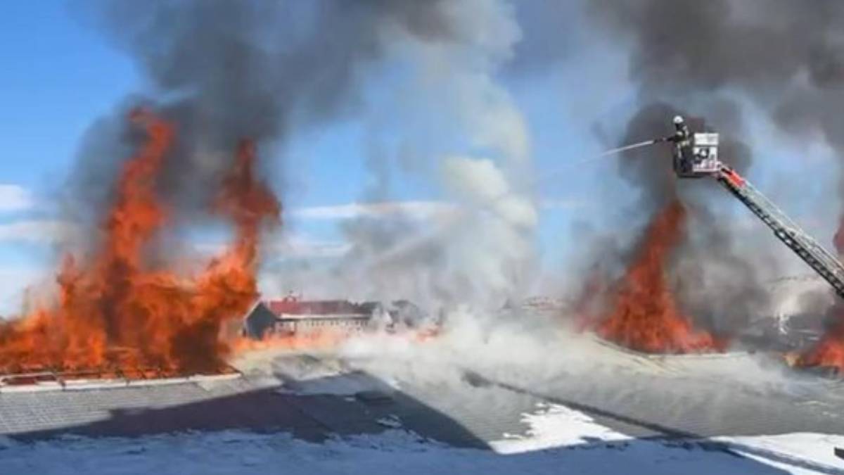 Erzurum'da tarihi Taşambarlar'da yangın