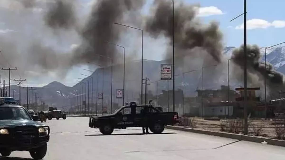 Pakistan'dan Afganistan'a hava saldırısı: Onlarca ölü var