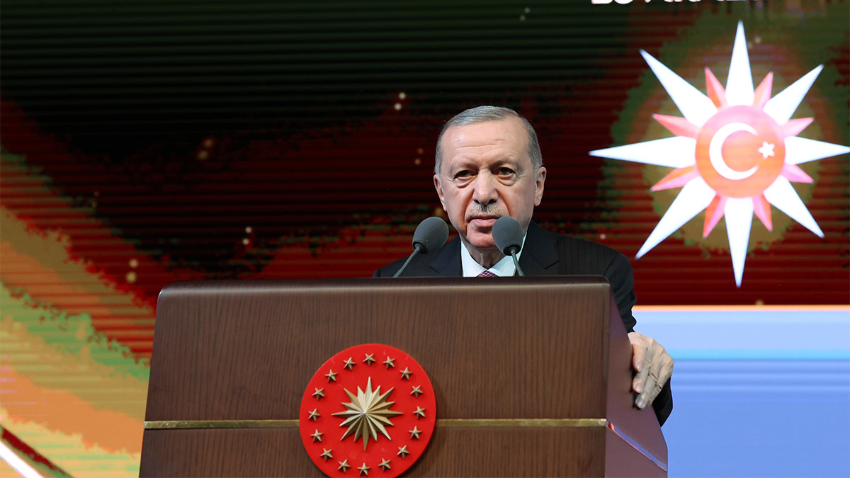 Erdoğan: Sanatta da kimsenin yaşam tarzına, siyasi tutumuna bakmıyoruz