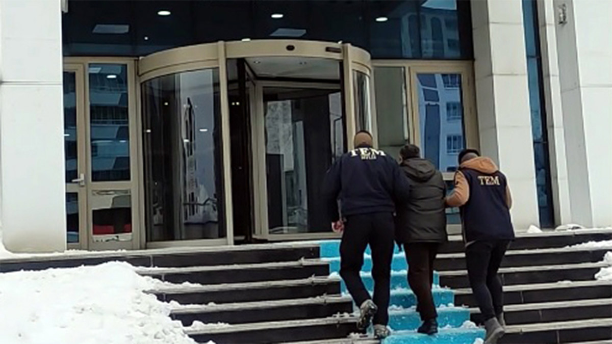 Teröristleri tedavi eden doktorlar İstanbul'da yakalandı