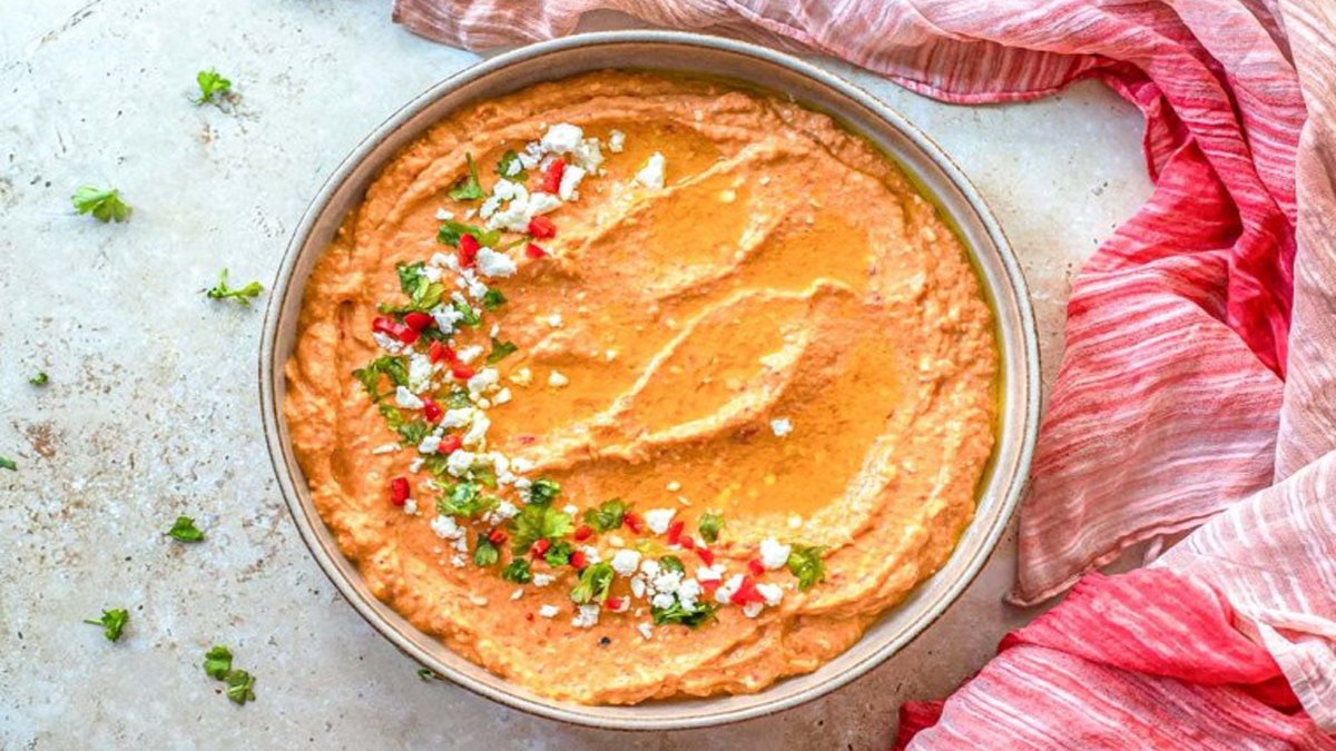 Yunanlılar yapıyor Türkler bayılıyor! Yemeği bile unutturan meze Tyrokafteri...Yapımı çok pratik