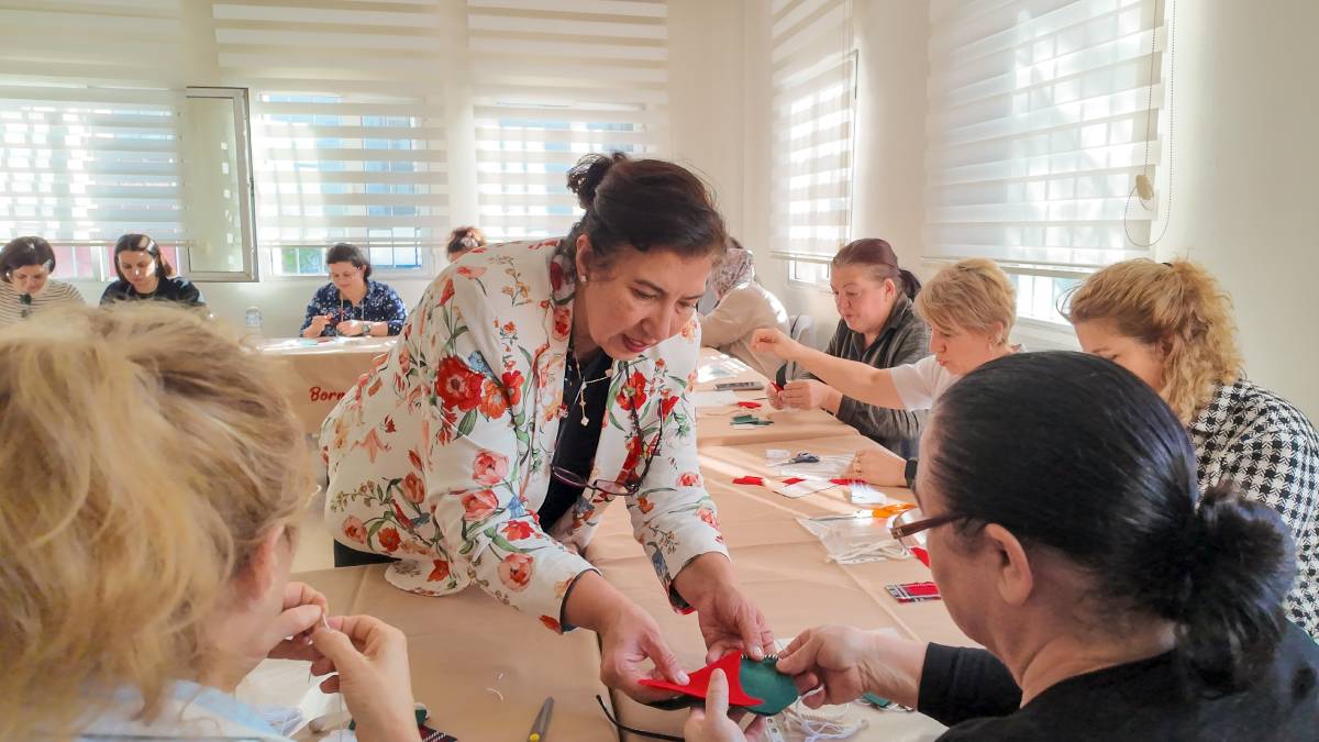 Bornova’da Yılbaşı atölye çalışmalarıyla renkleniyor