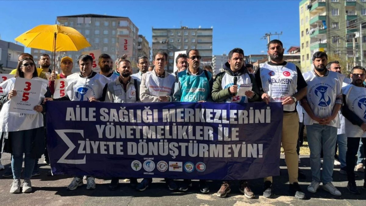 Eyleme katılan sağlık çalışanlarının maaşlarında kesinti