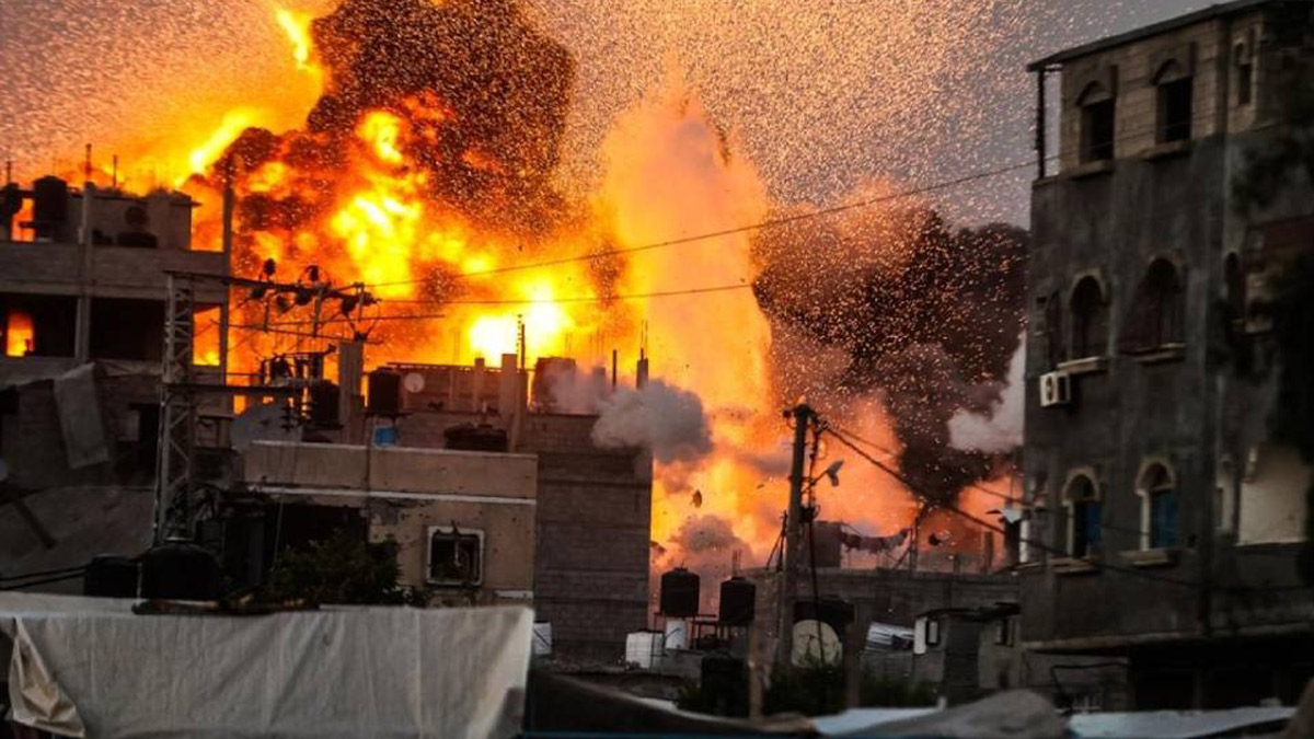 İsrail ordusu Kemal Advan Hastanesi'ni yaktı: Hastaların durumu belirsiz