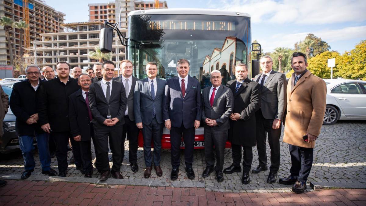 Başkan Tugay, 80 milyon Euro’luk kredi için ilk imzayı attı