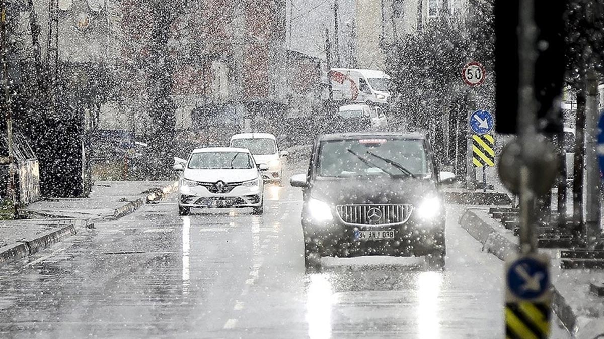 Meteoroloji uyarmıştı: İstanbul’un yüksek kesimlerinde kar yağışı başladı