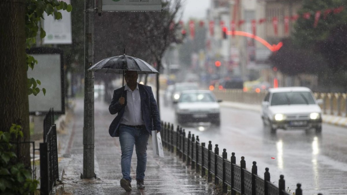 Meteorolojiden 9 il için sarı kod: AKOM’dan İstanbul’a hafta sonu uyarısı