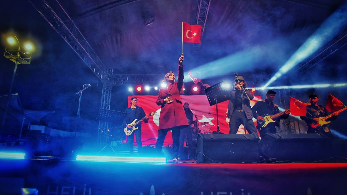 Başkan Kınay’dan genç sanatçılara destek