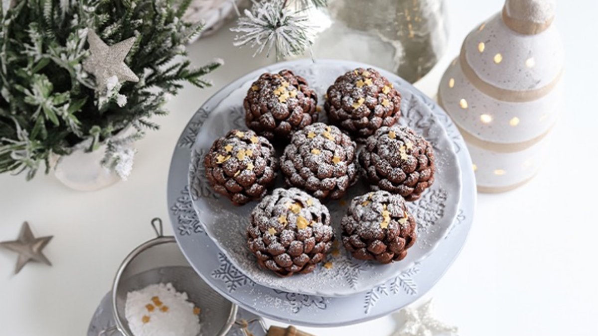 Denemeden geçmeyin! Kış evinizin mutfağına da geldi: Şekliyle hayran bırakan kozalak tatlısı tarifi