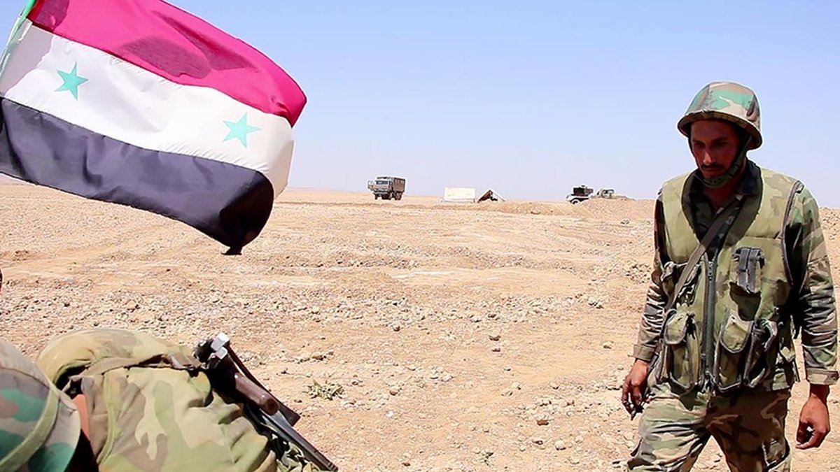 Devrik rejimin Lübnan'a kaçan 70 subayı Suriye'ye iade edildi