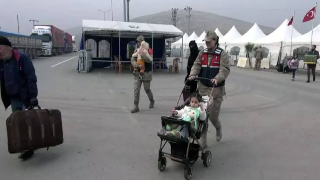 İlk kez ülkesine giden Suriyeli Nisa: Arkadaşlarımı ve öğretmenlerimi çok özleyeceğim