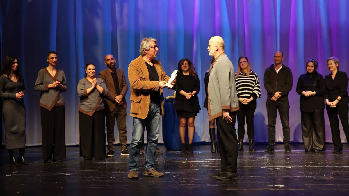 Eskişehir'de “Kafkas Tebeşir Dairesi” ilk gösterimini gerçekleştirdi