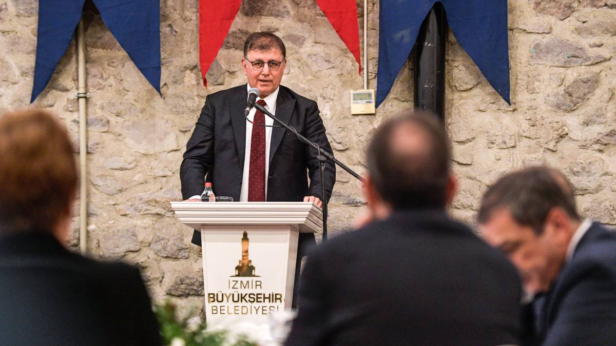 Başkan Tugay’dan yeni yıl mesajı: “İyiliği çoğalttığımız bir yıl olsun”