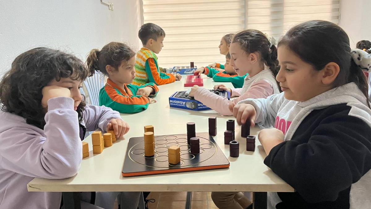 Başkan Çerçioğlu Aydınlı çocukları satranç ve akıl oyunları etkinlikleri ile buluşturdu