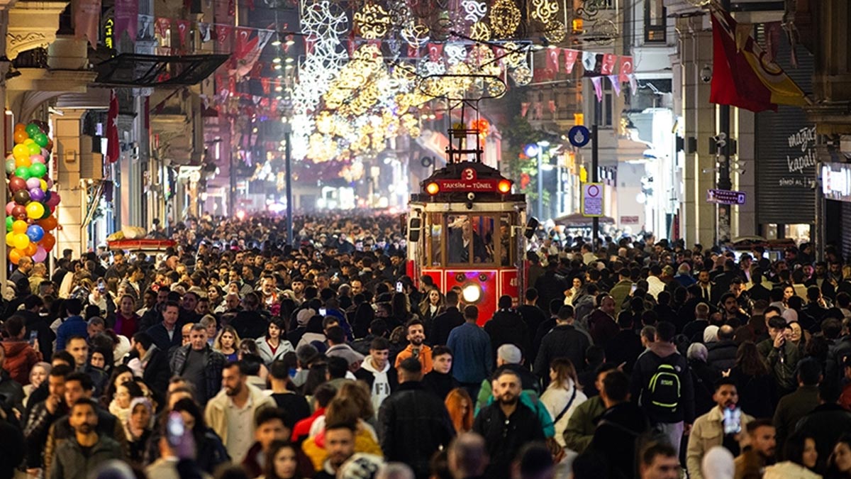 İPA Aralık raporu: En büyük sorun ekonomi... İstanbullular 2025'e umutsuz giriyor