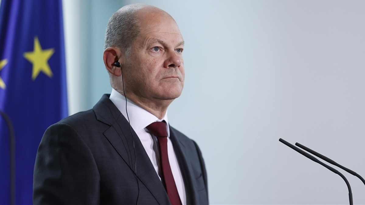 Scholz: Almanya'da ne olacağına sosyal medya sahipleri karar vermeyecek