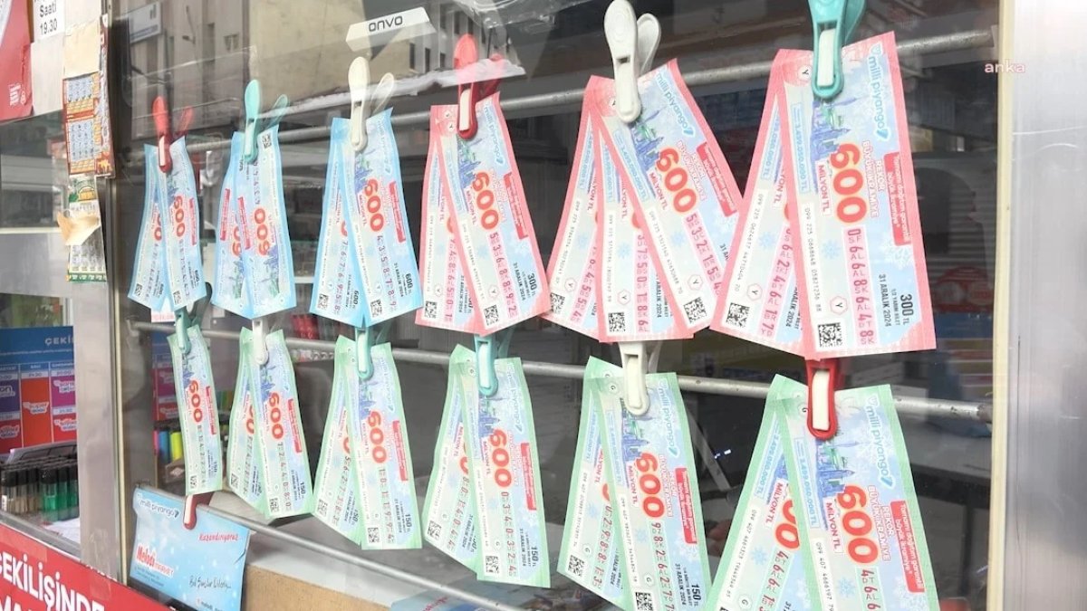 Milli Piyango Yılbaşı Çekiliş sonuçları açıklandı: 600 milyon TL'lik büyük ikramiye, 1052448 numaralı bilete isabet etti