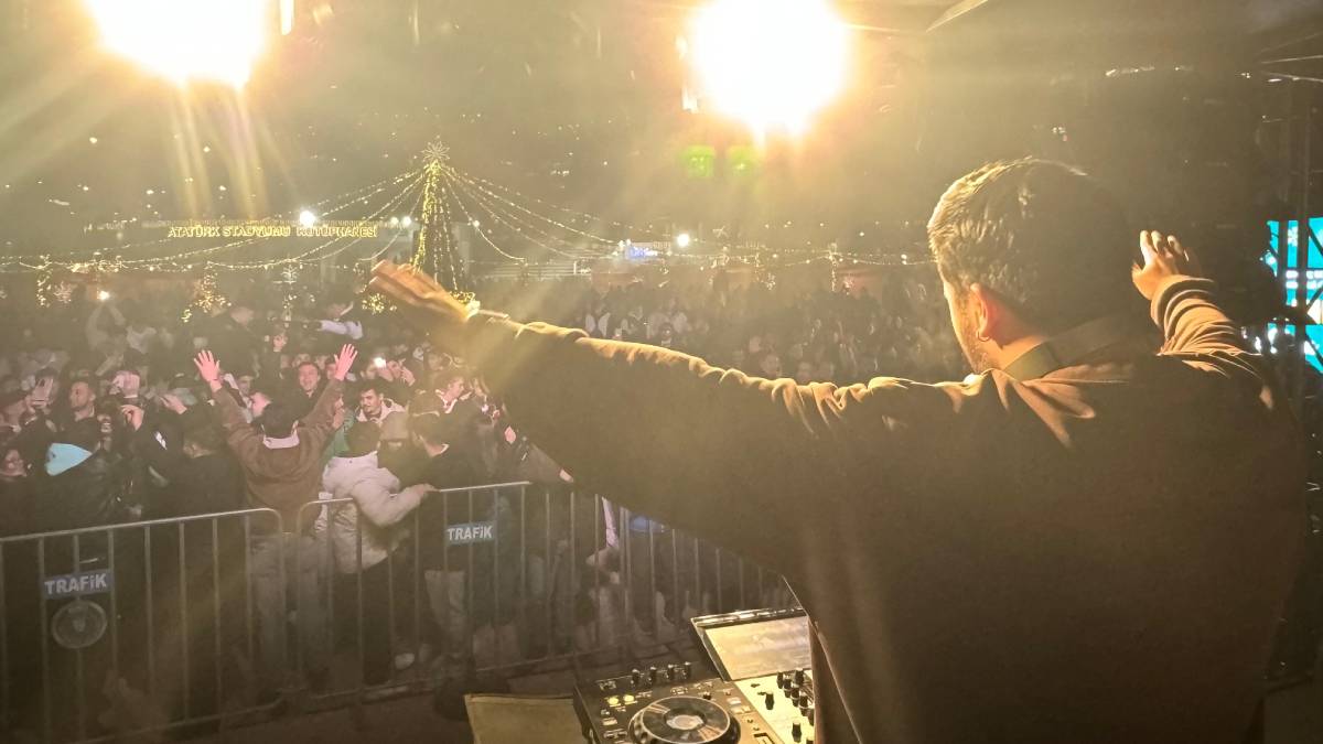 Bursa Yeni Yıl Meydanı’nda yılbaşı coşkusu