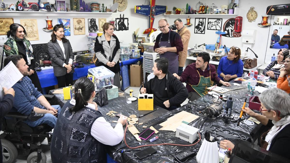 Büyükşehir Sokak Hayvanları Komisyonu Akhisar’da toplandı